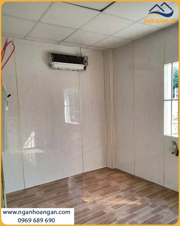 Thi Công Ốp Tường Tấm PVC Nhựa Giả Đá Chắc Chắn Cho Không Gian